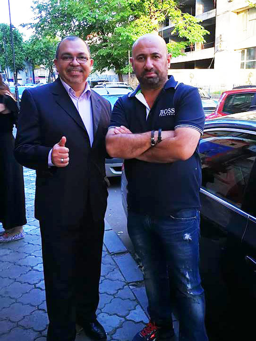 CĂTĂLIN SCĂRLĂTESCU nu se mai opreşte din slăbit! Celebrul bucătar a ajuns să fie de nerecunoscut, iar toată lumea i-a spus că a întinerit