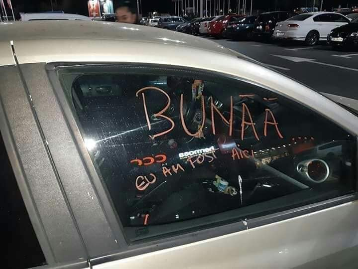Răzbunare fabuloasă! Ce mesaje i-a scris, cu rujul pe geamurile mașinii, o femeie din Brăila iubitului care a părăsit-o