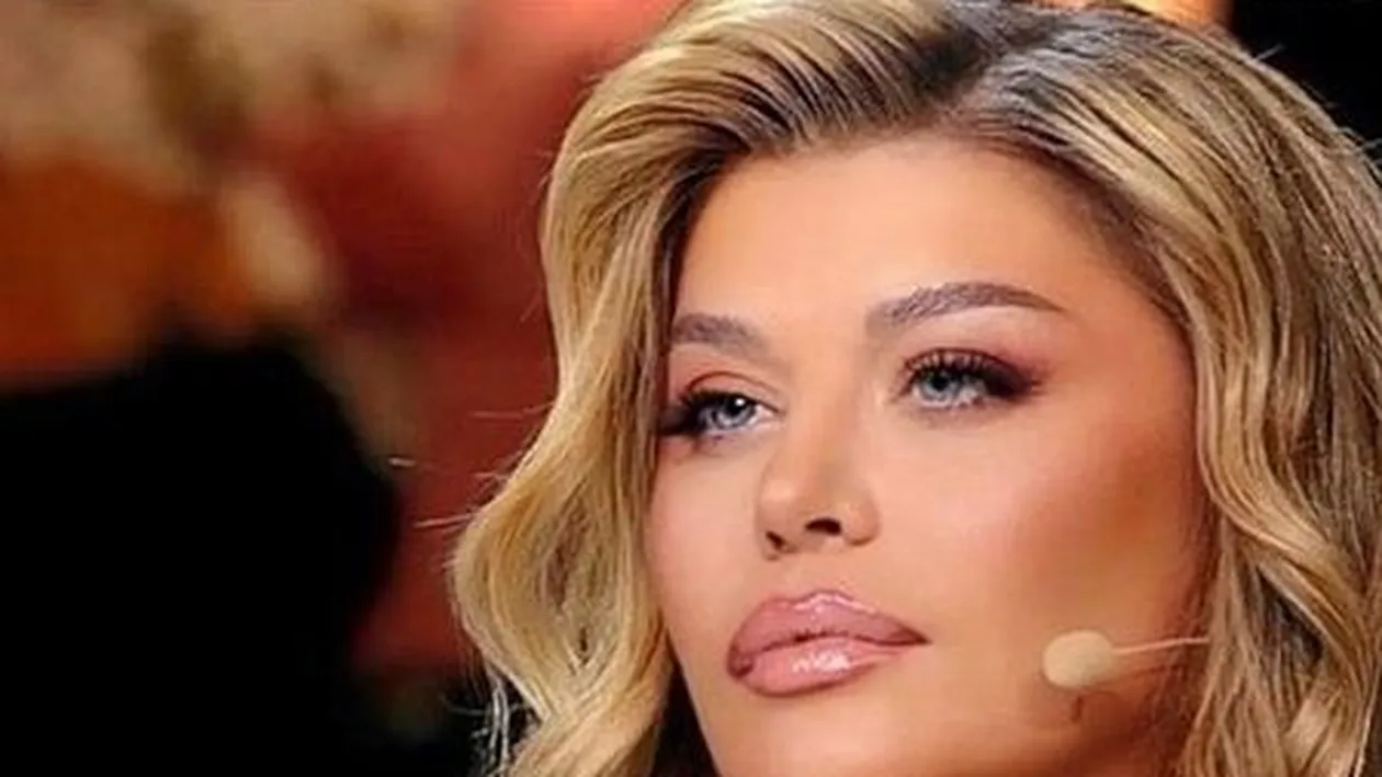 Loredana Groza a găsit secretul tinereţii fără bătrâneţe. Cum se menţine artista într-o formă de invidiat