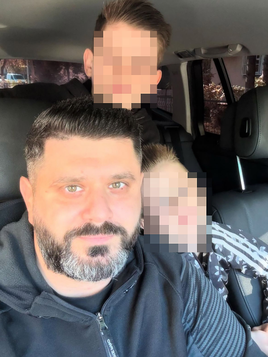 Gabriel Botez și copiii. sursă - social media