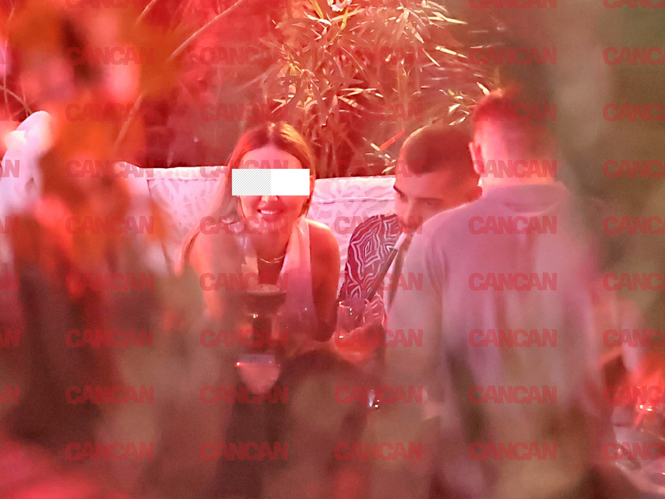 Ispita Teo a hipnotizant o blondă la club
