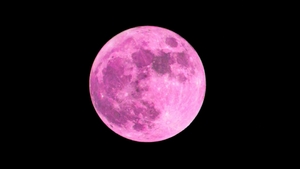 Cum ne afectează Luna Plină Roz din 12-13 aprilie 2025. Se produc schimbări majore în viața zodiilor