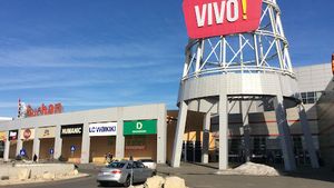 Doi bărbați s-au luat la bătaie pentru o femeie, în fața unui mall din Constanța
