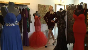 A scapat deja de grija tinutelor de Craciun si Revelion! Vezi ce a ales o cantareata celebra sa poarte de Sarbatori!