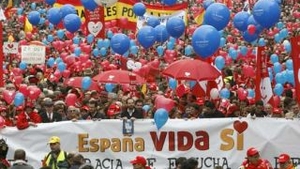 VIDEO Mii de oameni au protestat la Madrid impotriva legalizarii intreruperilor de sarcina