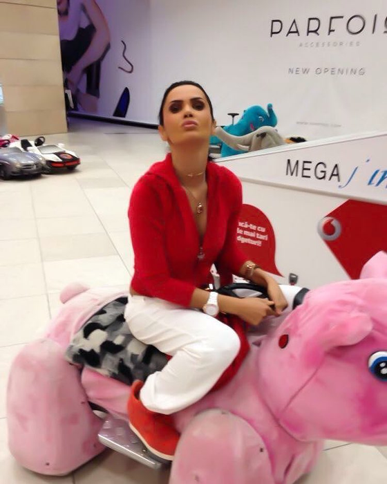 Oana Zăvoranu aruncă bomba! Vedetele din showbiz vor lua foc: ”Acolo există numai mâncătorie!”