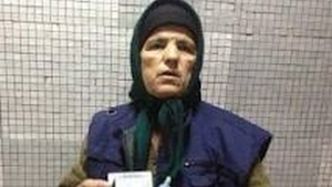 O viata de calvar! Mama eroina de la Floreasca nu mai are cu ce sa-si hraneasca fiica imobilizata la pat!
