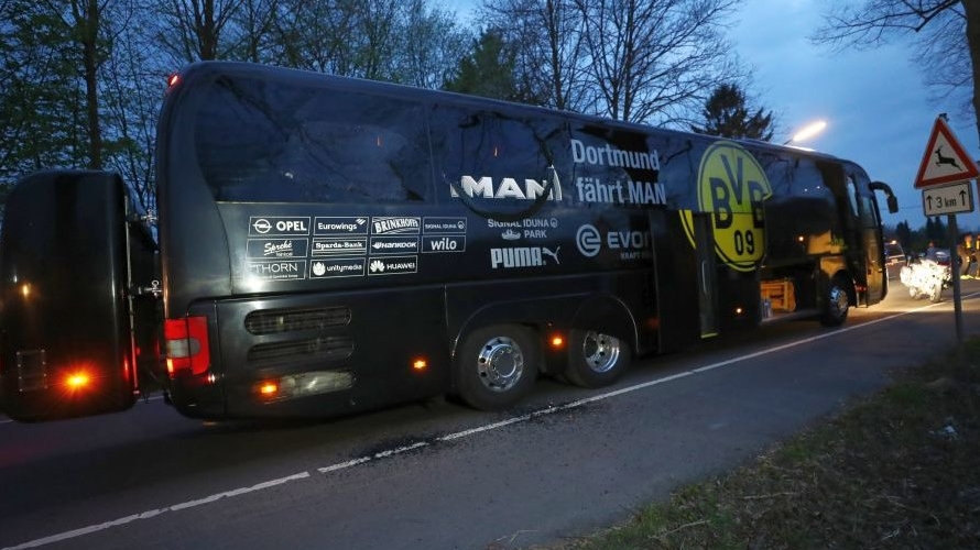 Gestul incredibil pe care l-a făcut cel care a vrut să arunce în aer autocarul Borussiei Dortmund! Condamnat la 14 ani de închisoare, bărbatul l-a lăsat mască pe avocatul său