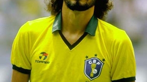 Fostul international brazilian Socrates a incetat din viata