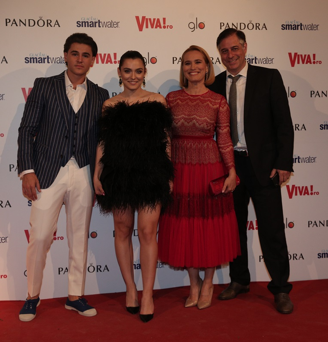 Alexia Eram, cea mai sexy apariție de la petrecerea VIVA! Cum a venit îmbrăcată fiica Andreei Esca