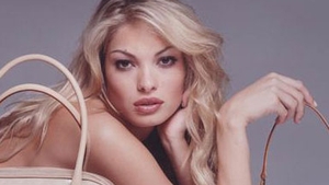 Valentina Pelinel împlineşte astăzi 32 de ani. Uite ce cadou special a primit de la primele ore ale dimineţii
