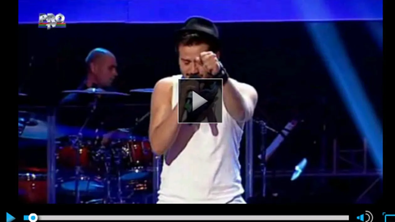 Un concurent de la Romanii au talent si-a incercat norocul si la Vocea Romaniei! Smiley nici macar nu l-a recunoscut, dar l-a luat in echipa lui!