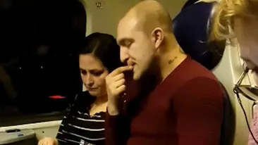 Incredibil! Un bărbat și o femeie au fost surprinși când aruncau cojile de semințe pe jos, într-un tren CFR | VIDEO