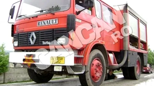 Un preot din Suceava si-a cumparat masina de pompieri!