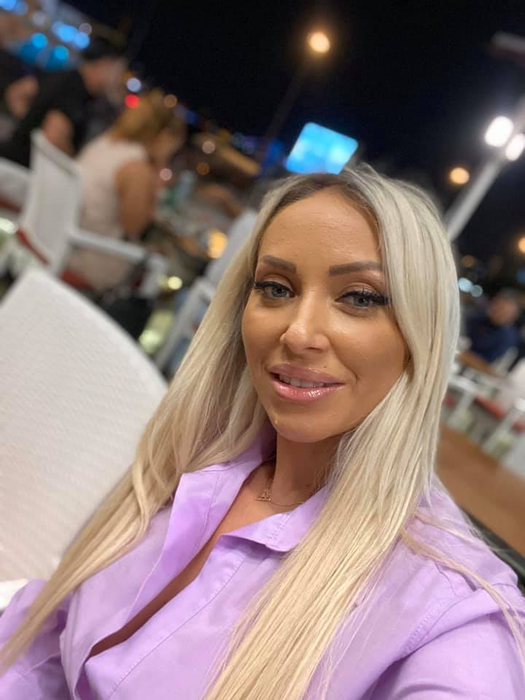 Cu lacrimi în ochi, Andreea Pirui a făcut un anunț sfâșietor: “Zbor lin, bunica mea (mama mea)”