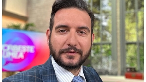Din ce face bani, de fapt, Adrian Cuculis. Avocatul e căsătorit cu o vedetă Antena 1 și se îmbogățește în fiecare zi