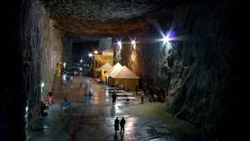 Ploile au închis o destinație turistică des vizitată în România. Vești proaste pentru localnici
