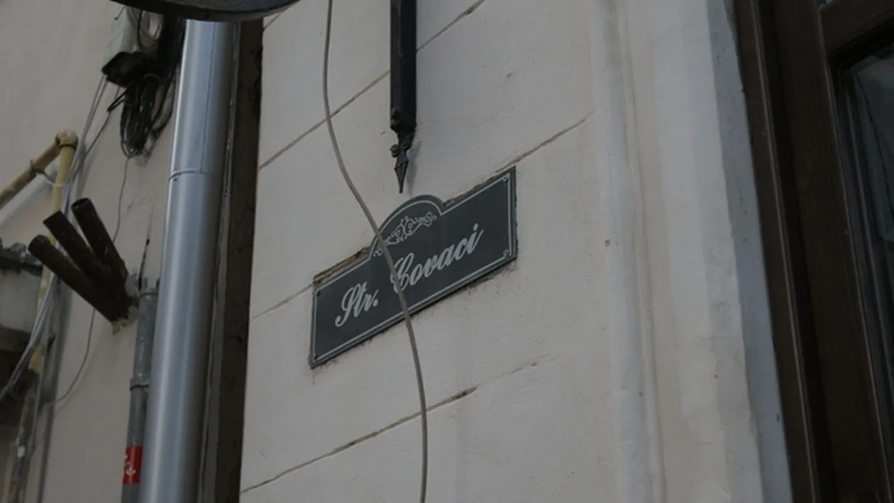 Blestemul satanic care pluteste pe o strada dn Bucuresti! Se spune ca oamenilor care trec pe aici li se innegreste sufletul!