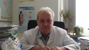 Veste de cosmar pentru doctorul Mencinicopshi! Nu mai are liniste de cand sotia sa i-a spus ce are de gand sa faca