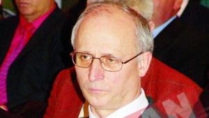 Presedintele CJ Sibiu are sase copii "pe hartie"