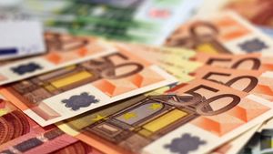 Ce trebuie să știi ca să câștigi 5.000 de euro pe lună! CNAS a făcut anunțul