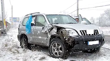 Urgie dezlantuita in Romania! Iarna face primele victime! Accident in lant pe A2: 20 de masini au fost implicate