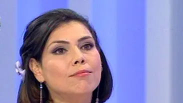 Cum arată Ioana Tufaru în costum de baie, la aproape 100 de kilograme. Fiica Andei Călugăreanu și-a sărutat soțul în văzut tuturor