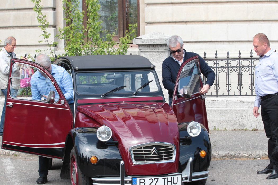 Călin Popescu Tăriceanu a venit la Ploiești cu un Citroen "Doi Cai"