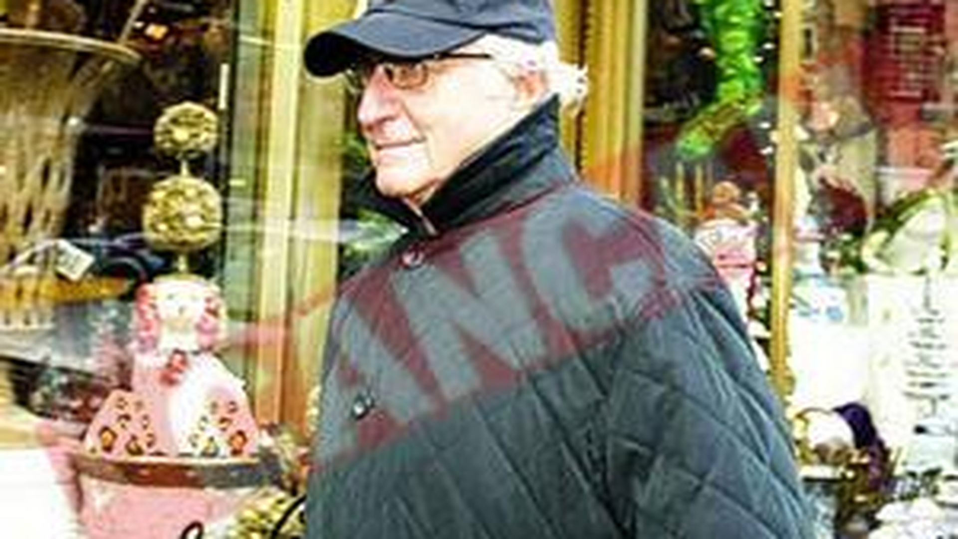 Bernard Madoff a iesit la plimbare pe Park Avenue