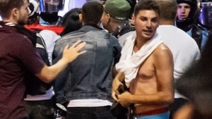 Huliganul care a snopit-o în bătaie pe jandarmerița Ștefania este angajat al DIGI! El i-a furat și pistolul și a tras cu el