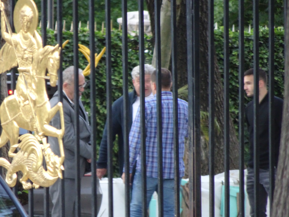 Transferul lui Kamer Qaka la FCSB s-a făcut cu scandal. Tatăl și impresarii mijlocașului s-au contrat pe durata negocierilor