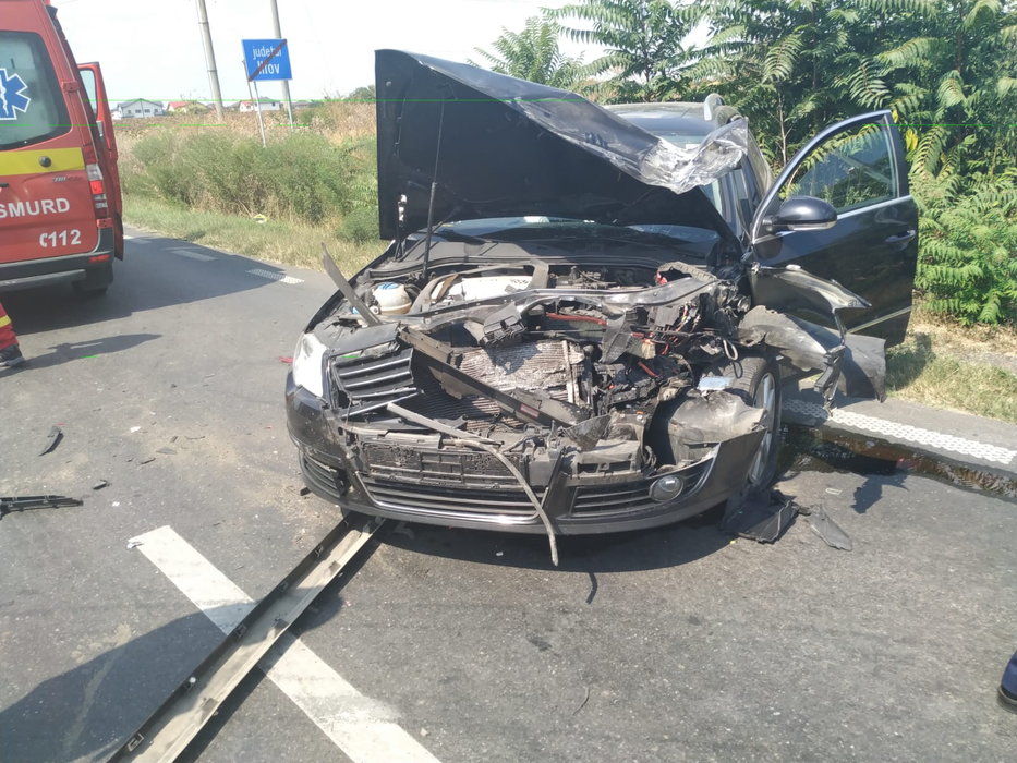 Mașina cu care s-a ciocnit microbuzul