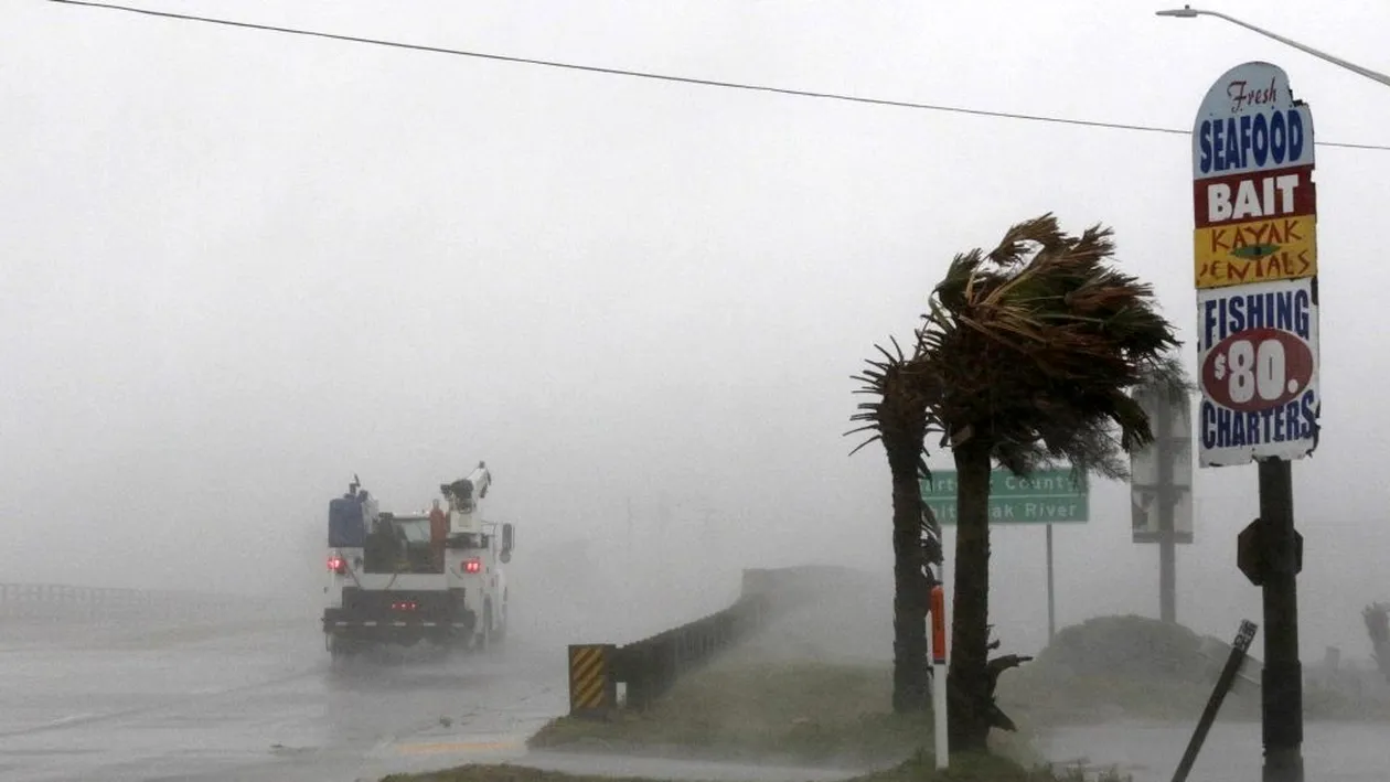 Bilanțul uraganului Florence din Statele Unite a ajuns la cel puțin 32 de morți. Risc major de inundații și tornade