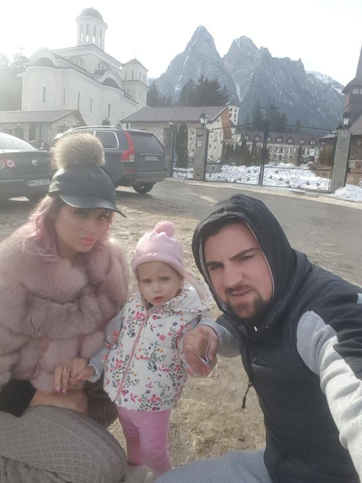 Sânziana Buruiană, transformată după schimbarea de look. Anunţul cu care le-a înfuriat pe mame: „Fac un concurs de frumuseţe pentru fetiţe: să fie coafate, machiate şi…”