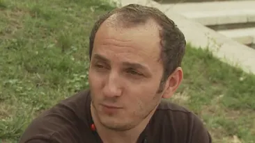 Efectul neasteptat al implantului de păr: Trăistariu e hărtuit de femei: Toate vor o sărutare