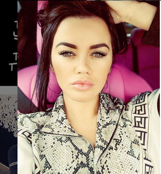 Fanii, în delir! Cum a apărut Carmen de la Sălciua pe stradă: ”Ce sâni nebunatici ai!”