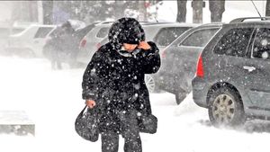 O nouă alertă meteo! Unde va ninge de Crăciun