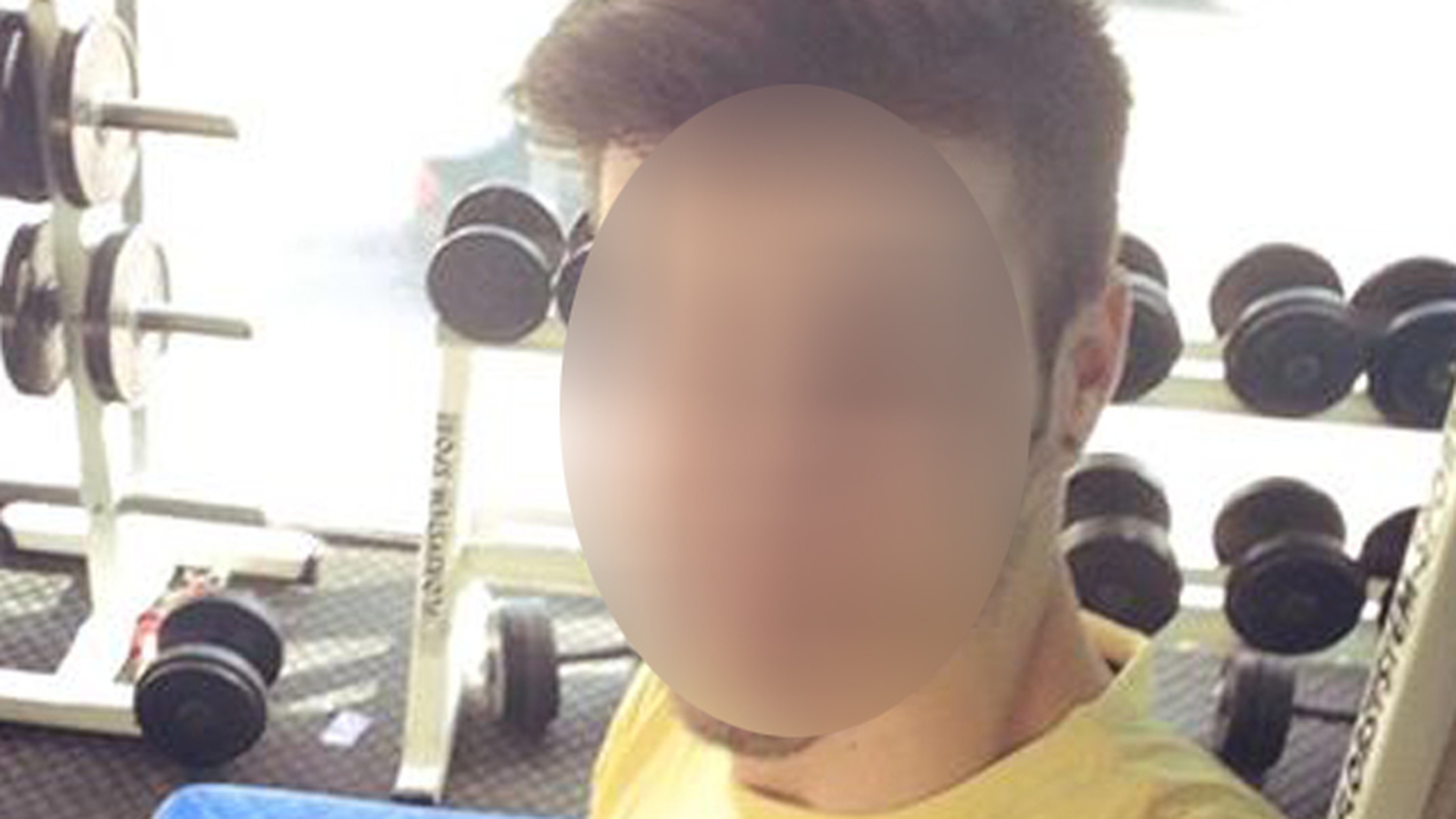 Si-a tras freza "a la Smiley"! Este idolul adolescentelor si vrea sa rupa inimile fetelor cu noul sau look