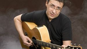 FLORIN CHILIAN pregăteşte un eveniment unic! Ce lansare inedită va avea cântăreţul