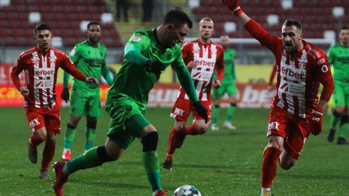 „Câinii” înving la Arad și rămân în cursa pentru play-off!