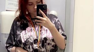 A murit după ce a mâncat cartofi prăjiți. Tânăra însărcinată în 20 de săptămâni a lăsat în urmă o fetiță de 1 an și jumătate