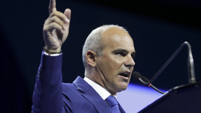 De ce a anunţat Rareş Bogdan că intră în război!