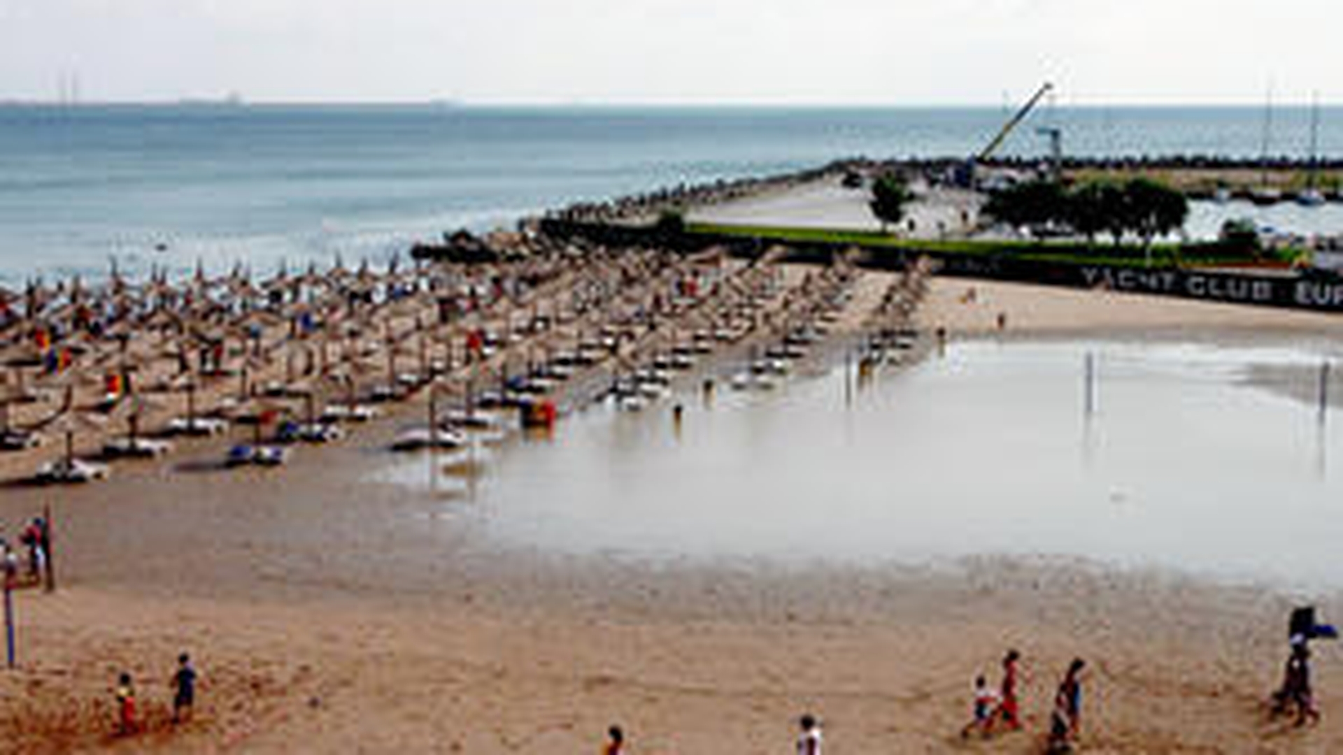 Inundatii si plaje inchise pe litoral