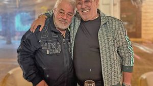 “Gașca din Primăverii” a revenit în forță! Jean Maurer a făcut primul pas, iar Serghei Mizil l-a primit cum numai el ştie: „Ne-am luat în brațe și ne-am sărutat pe gură”