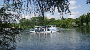 N-ai bani, dar vrei sa iesi in oras de Florii? Te poti plimba gratis pe lacul Herastrau