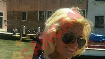 Delia a facut pictorial gondolierilor din Venetia