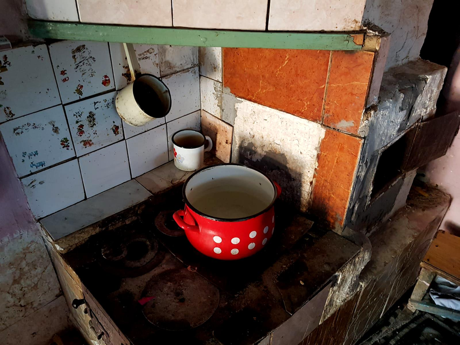 Drama fetiței din Vaslui care merge flămândă la școală a impresionat o țară întreagă! Cine s-a oferit să ajute familia Pruteanu