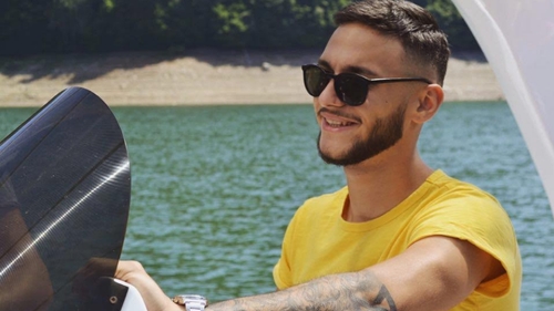 Povestea lui Edi Alexandru, tânărul care a rupt internetul în două: ”M-am trezit cu sute de mesaje!” VIDEO