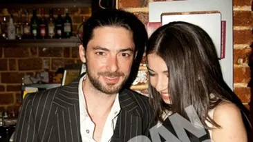 Dan Bordeianu a cantat intr-un pub! Alexandra Usurelu l-a convins pe artist sa-si ia chitara si sa urce pe scena