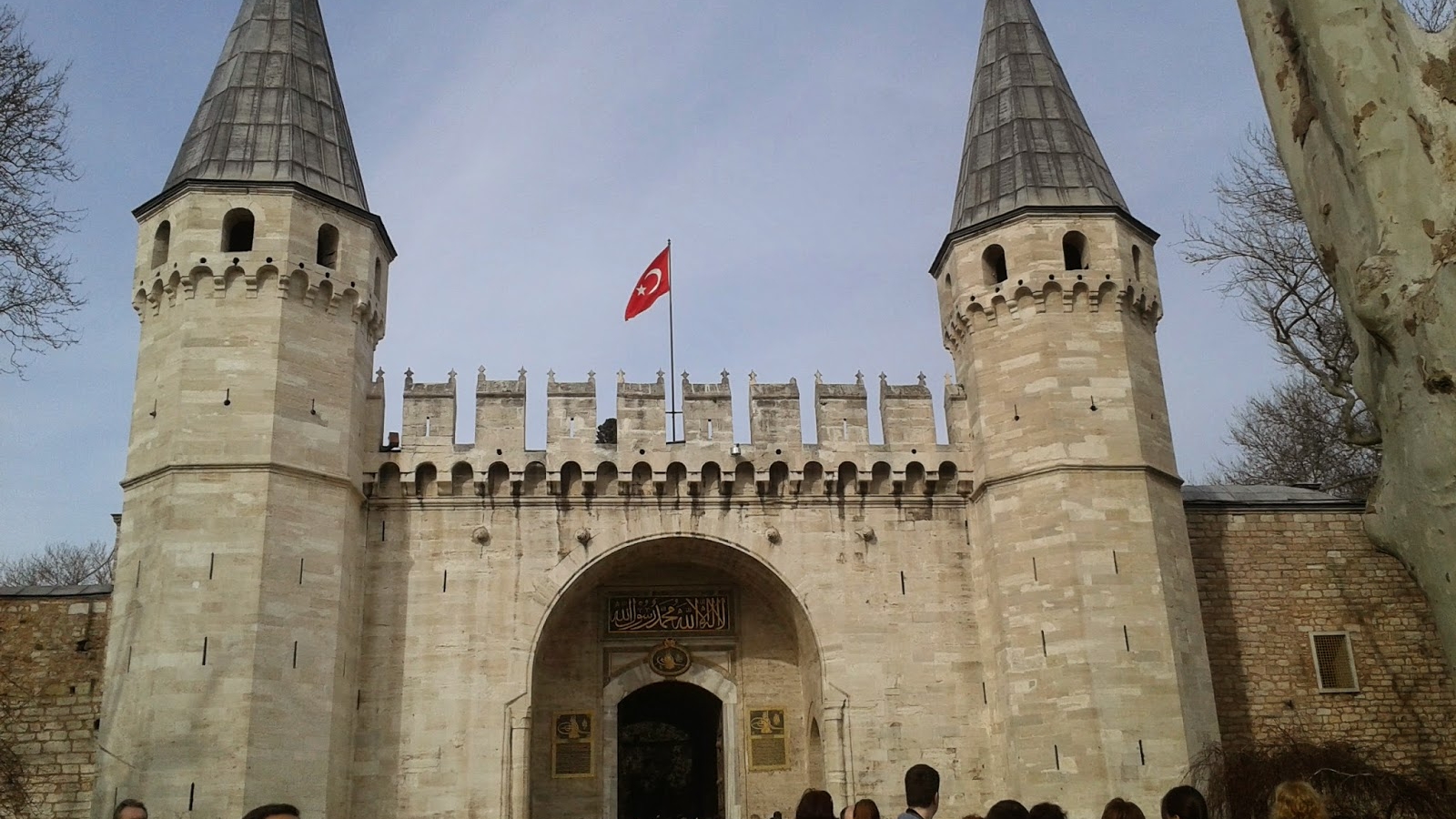 Un turist român a dispărut în timp ce vizita Palatului Topkapi din Istanbul! Familia este disperată